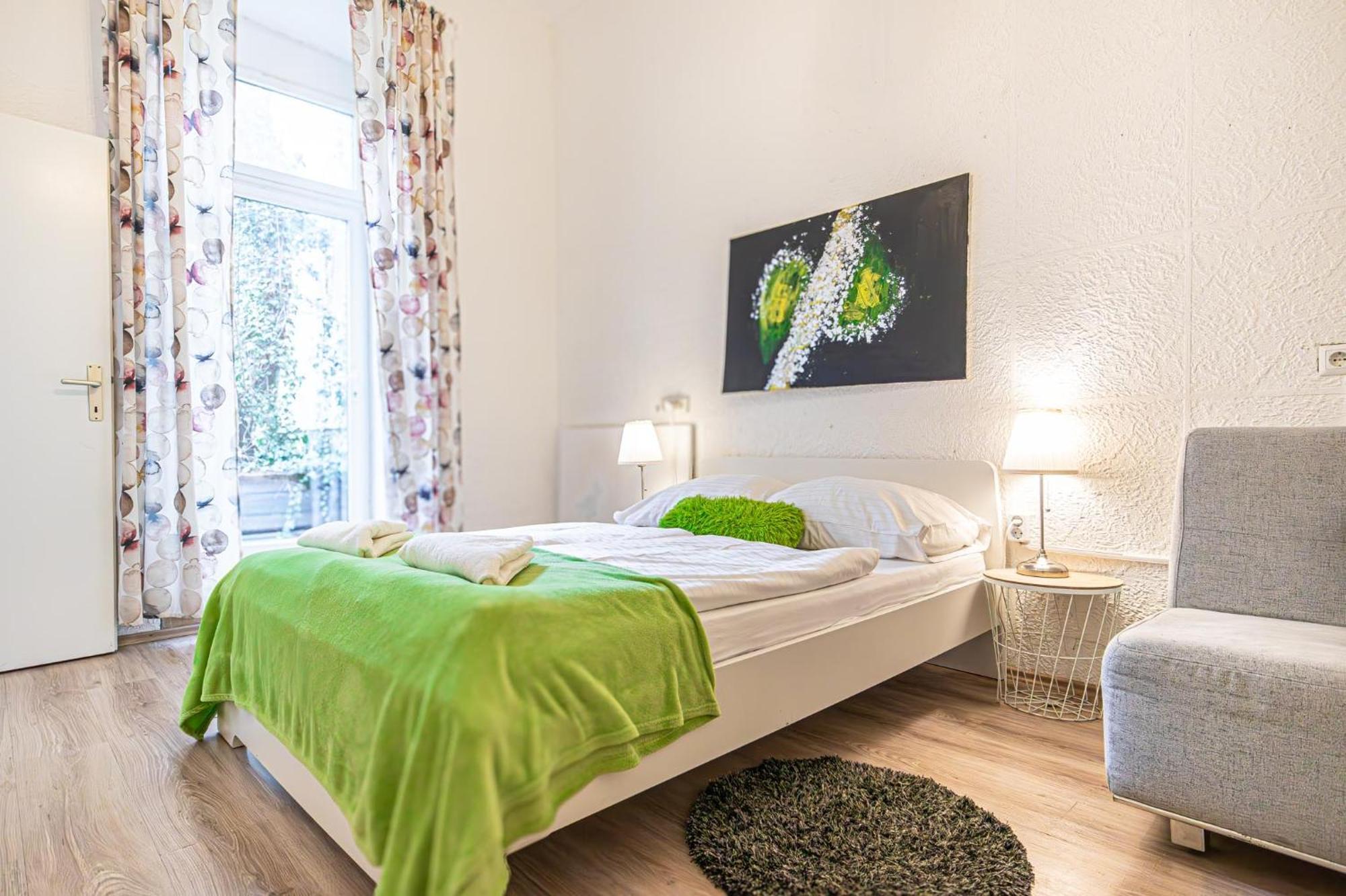 Simple Apt W Full Kitchen Wiener Stadthalle מראה חיצוני תמונה